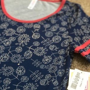 LuLaRoe Classic T in Size XS